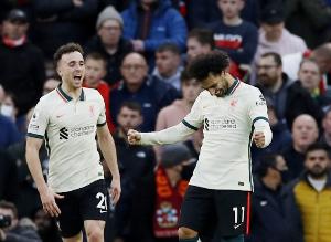 开云体育官网开云-太痛心若塔生涯最后一助正是助攻萨拉赫，两人追赶&amp;拥抱庆祝